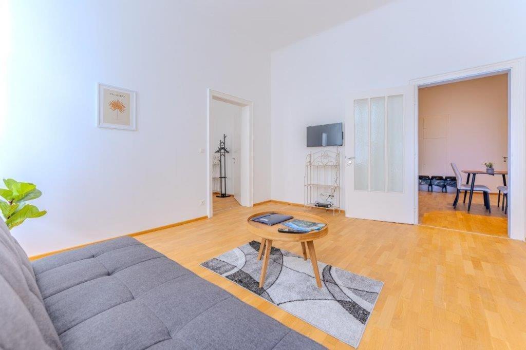 Deluxe Apartments Near The Center Krems an der Donau Exterior foto
